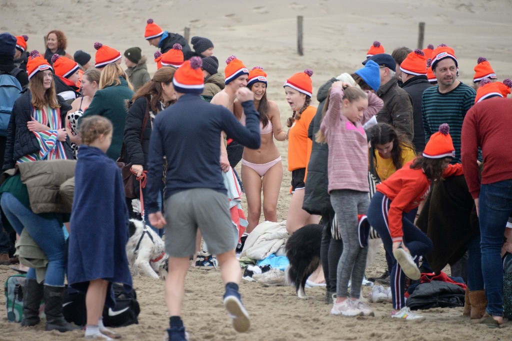 ../Images/Nieuwjaarsduik Nederzandt 2020 021.jpg